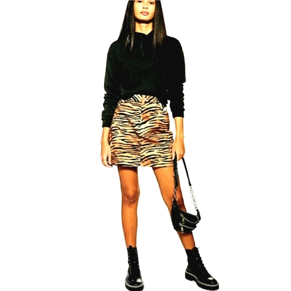 Topshop Dresses & Skirts - TOPSHOP Denim Tiger Print Skirt NWOT